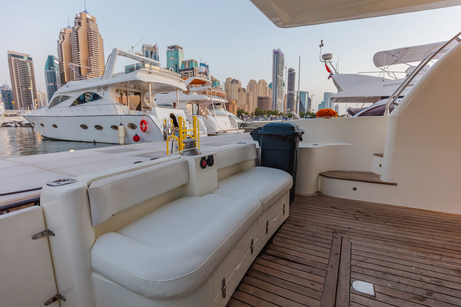 YACHT 50 FEET RENTAL IN DUBAI