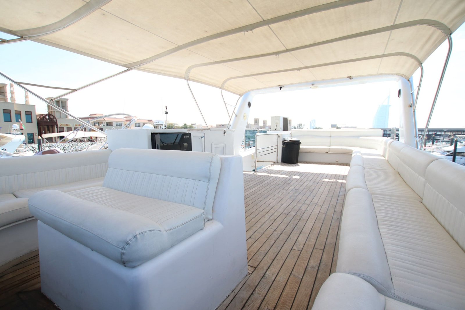 YACHT 80 FEET RENTAL IN DUBAI