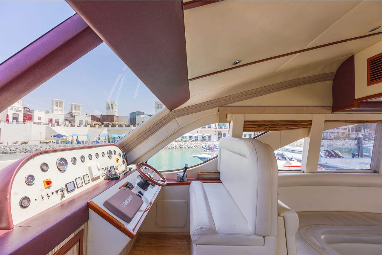 YACHT 82 FEET RENTAL IN DUBAI