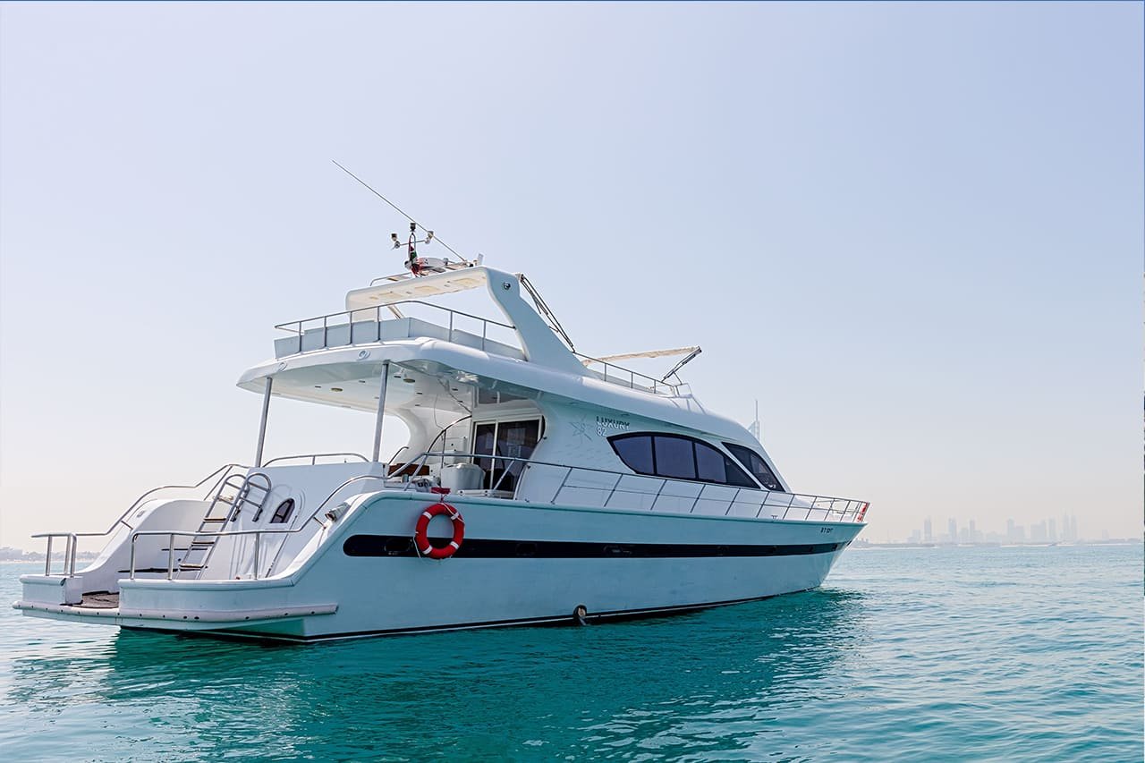 YACHT 82 FEET RENTAL IN DUBAI