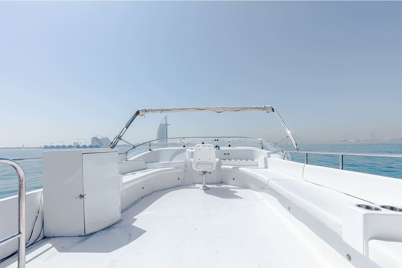 YACHT 82 FEET RENTAL IN DUBAI